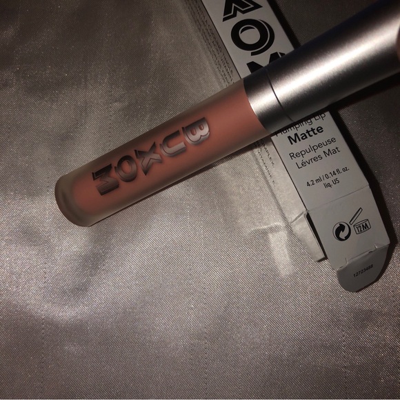 Buxom Full-On Plumping Lip Matte Shade Catching Rays 4.2ml NIB - Picture 8 of 10